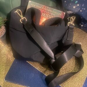 LULULEMON ATHLETICA BLK GOLD NYLON SATCHEL SPORTY CROSSBODY Bag LUX EUC S B RARE